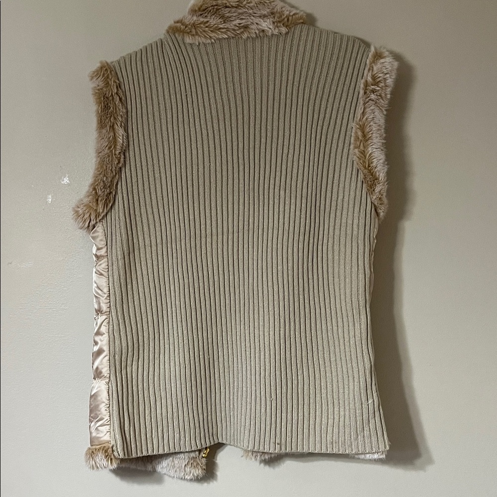 Womens Beige Puffer Vest Faux Fur Trim Knit Back Quilted Gold Zip Size XL - Picture 4 of 8